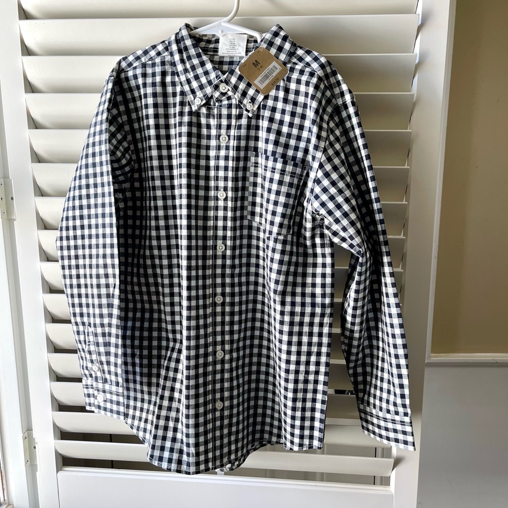 Boys • NWT Crazy 8 long sleeve button down • size M (7-8)